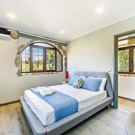 Filia Stone Villa *