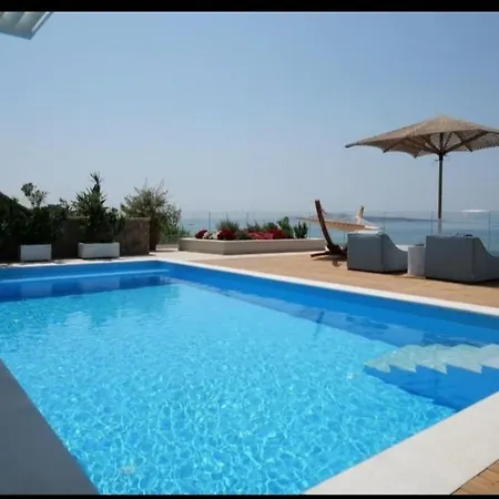 Paralia Luxury Apartment