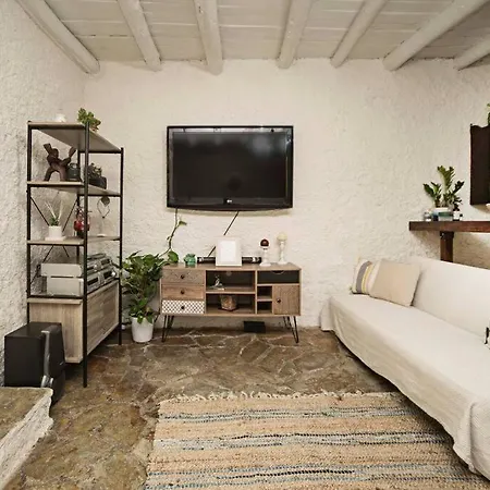 Holiday home Giafka. Rustic Traditional House