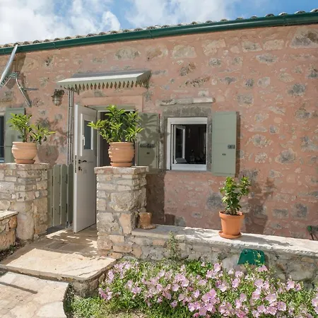 Charilaos Spiti Old Perithia Holiday home *