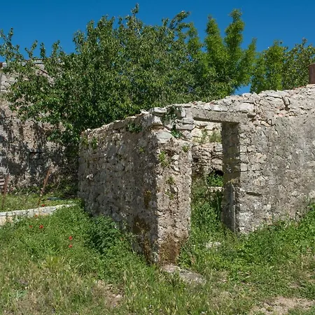 Charilaos Spiti Old Perithia Holiday home