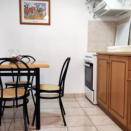Apartment Mirsini *