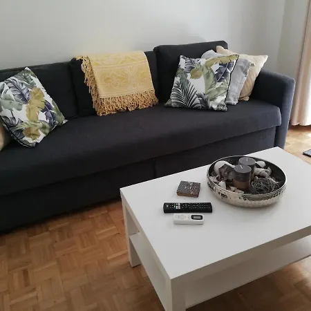 Old Town Furnished Apartment *