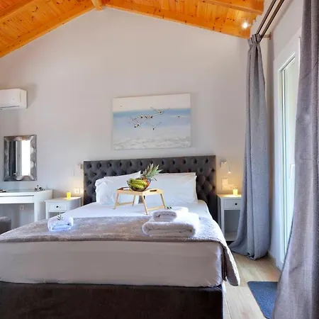 Stylish Privet Poolside Holiday home Agios Georgios (Corfu)