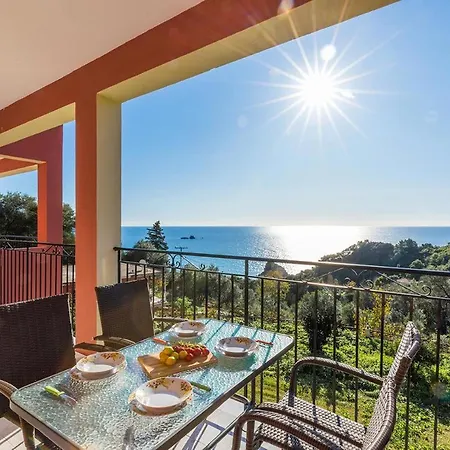 Apartment Perfect For A Family Escape - *