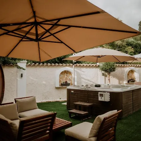 Butterfly - Heated Private Pool & Jacuzzi Villa *