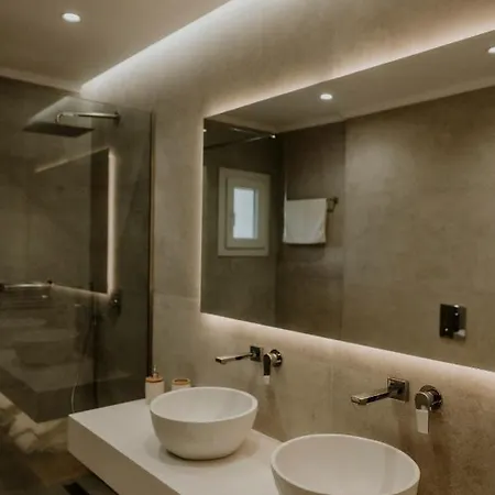Butterfly - Heated Private Pool & Jacuzzi Villa