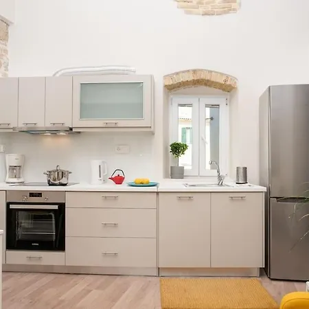 Newly Renovated 1730's Venetian Loft Apartment *