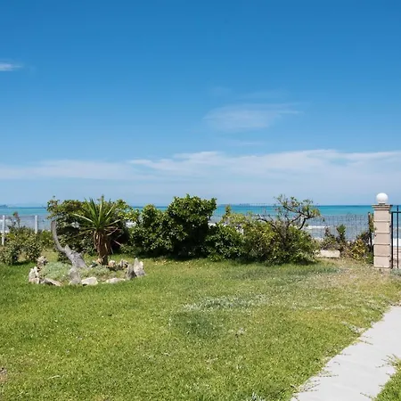 Dalas House Holiday home Almiros Beach