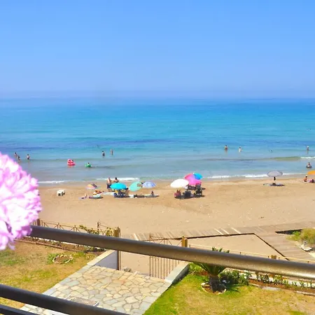 Beachfront 2-bed Luxury - Agios Gordios, Corfu, Greece Apartment *