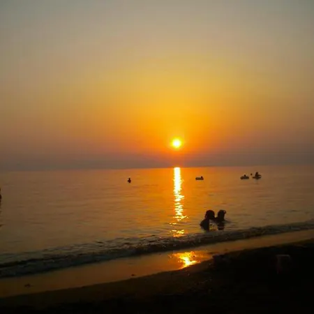 Beachfront 2-bed Luxury - Agios Gordios, Corfu, Greece *