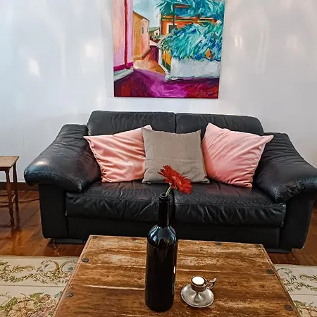 Vintage & Art Apartment