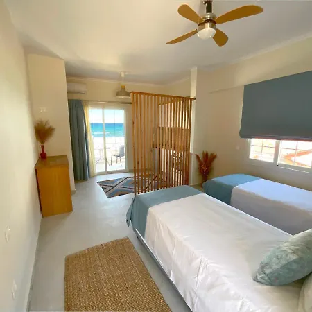 Beachfront 2-bed Luxury - Agios Gordios, Corfu, Greece Apartment Agios Gordios (Corfu)