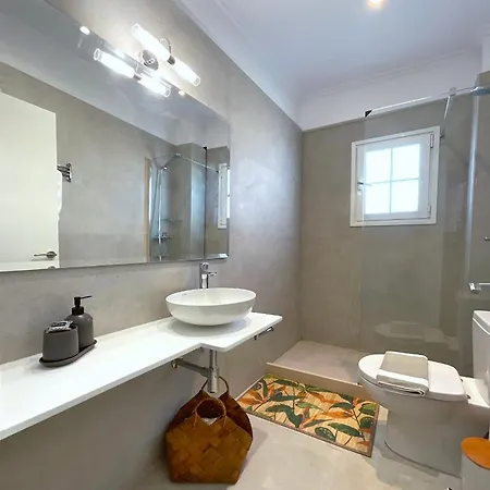 Beachfront 2-bed Luxury - Agios Gordios, Corfu, Greece Agios Gordios (Corfu)