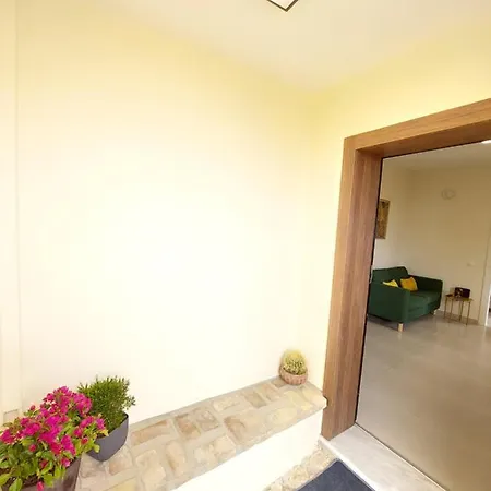 Kontis Apts