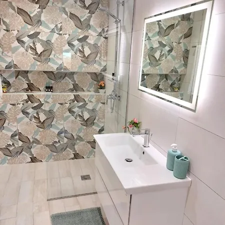 Kontis Apts Appartement