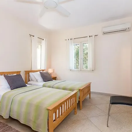 Villa Omolos House *