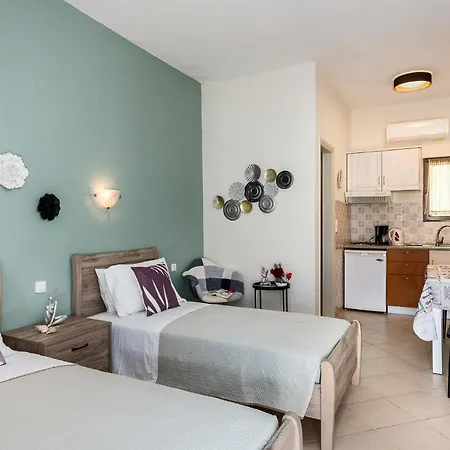 Pool Apartments, Elena & Maria By Konnect Apartment Ipsos