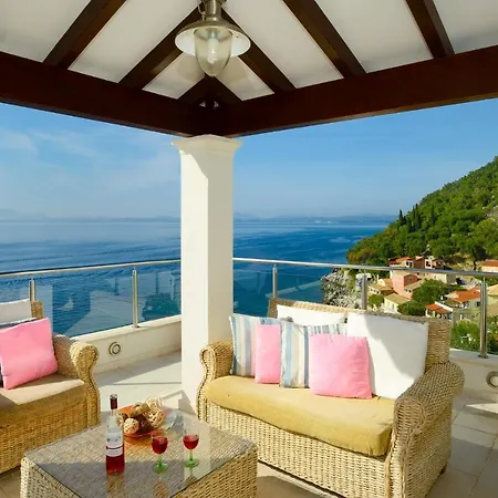 The Light House Villa Katavolos