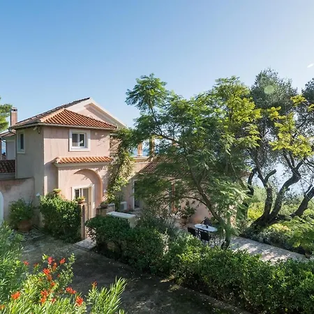 Avra Villa