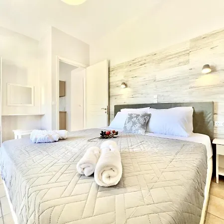 Trousas With Private Pool Apartment