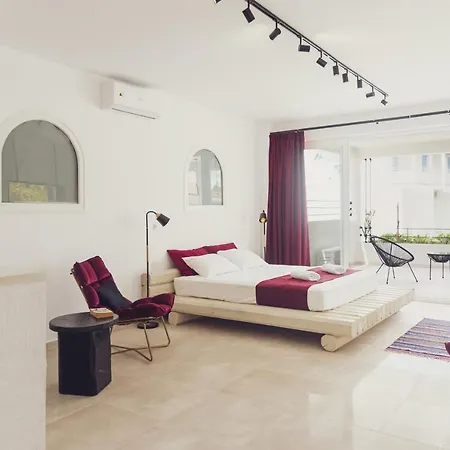Three Seasons Apartment