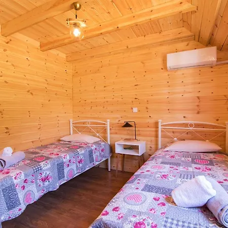 Ferienhaus Romantic Tree House *