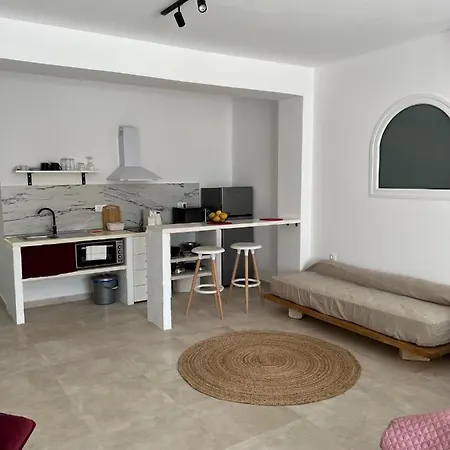 Three Seasons Apartment