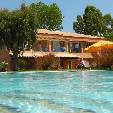 Tellis Bed & Breakfast 2*