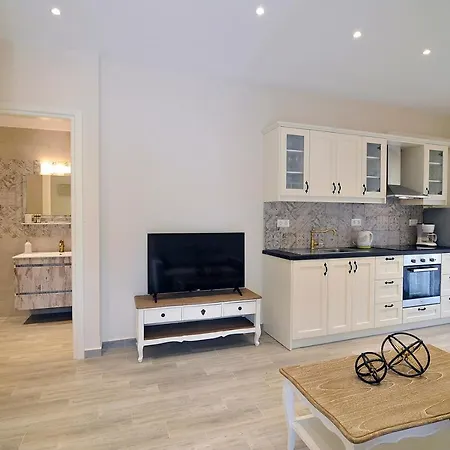 Pyramid Appartement