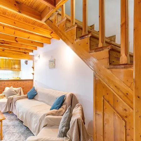 Sinarades Village House Holiday home *