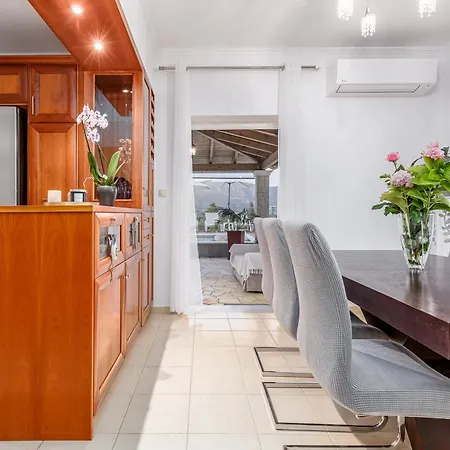 Olivia Corfu - Amazing Sea-view 3 Bedroom With A Pool Gazatika
