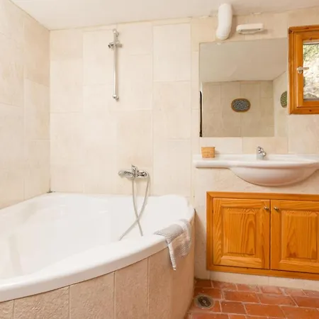 The Olive Press Bay Villa *