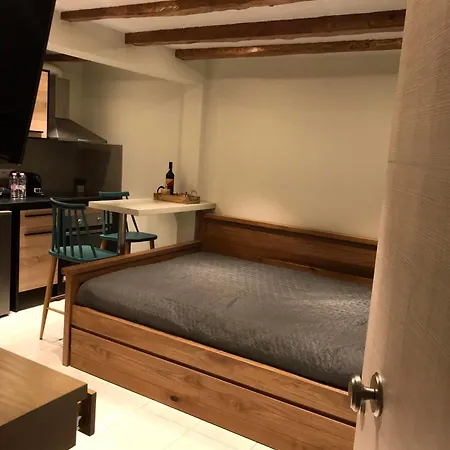 M&f 1 In Old Town Apartment *