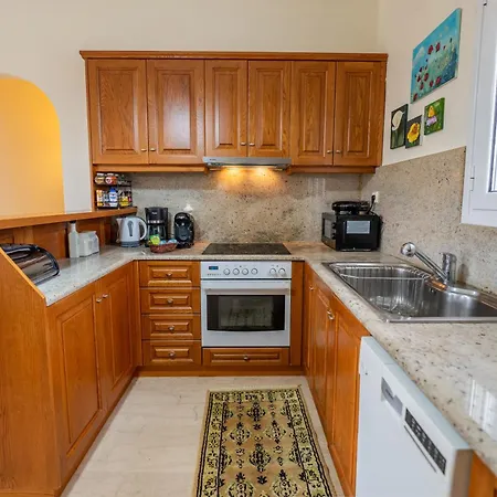 3bdr Sunny In Corfu Town Apartment