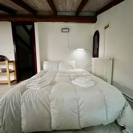 Apartment σοφιτα ξυλο μεταλο γυαλι