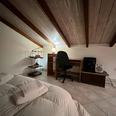 Apartment σοφιτα ξυλο μεταλο γυαλι Alykes Potamou