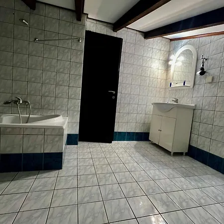 σοφιτα ξυλο μεταλο γυαλι