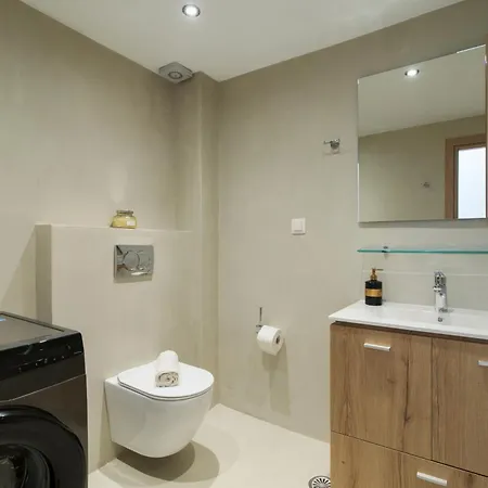 Marinasia's Corfu Town Apartment *