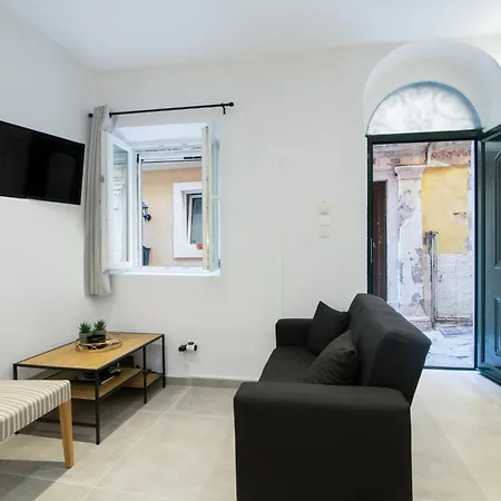Marinasia's Corfu Town Apartment *