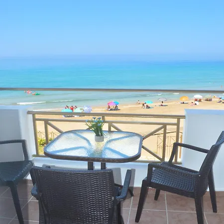 Beachfront 2-bed Luxury - Agios Gordios, Corfu, Greece Apartment Agios Gordios (Corfu)