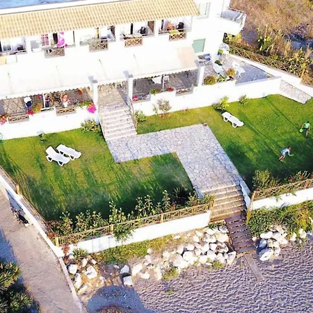 Apartment Beachfront 2-bed Luxury - Agios Gordios, Corfu, Greece