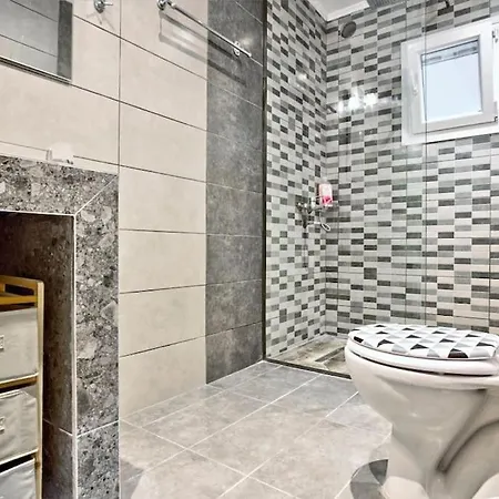 Apartment Angio House *