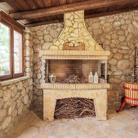 Oros Villa