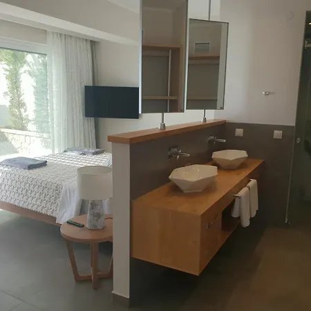 Paralia Luxury *