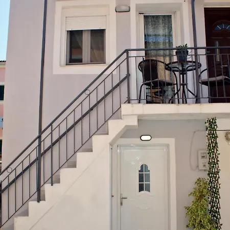 Apartment Fanis House Neochorakion