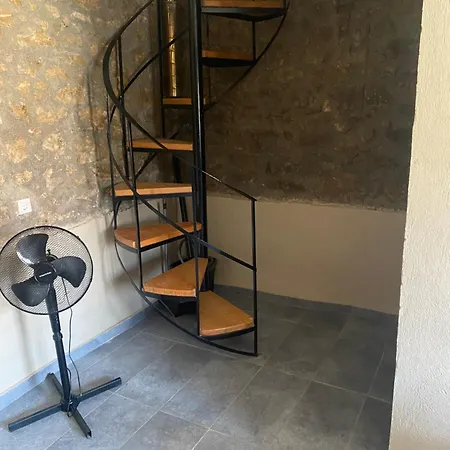 Little Apartment Valanio