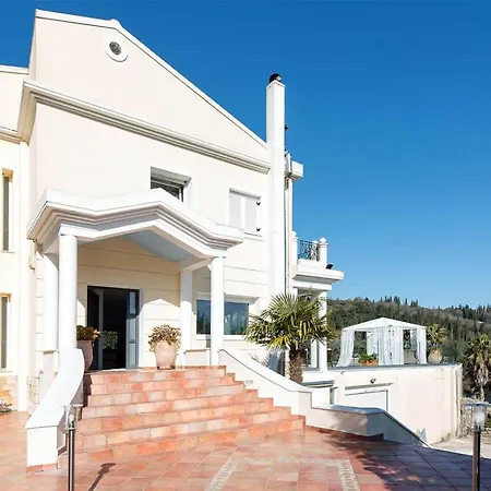 Noulia Villa *