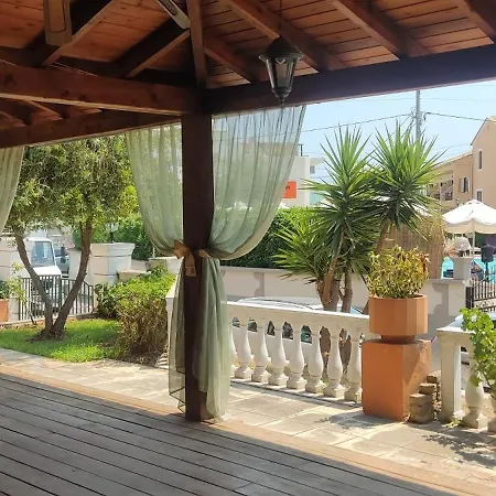 Hotel Pantheon Hall Mesongí