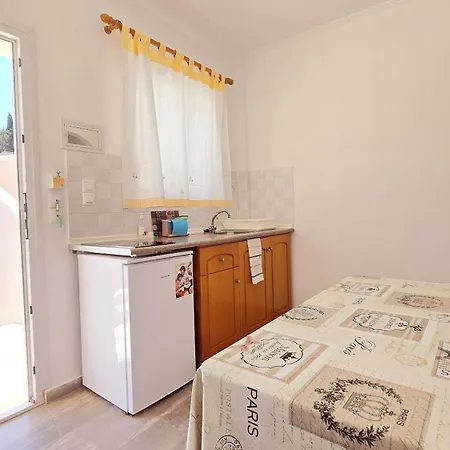 Kormos Aparthotel Kavos